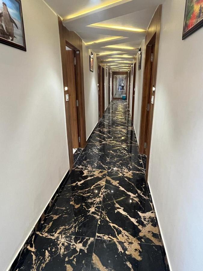 Hotel Palak Villa Ahmedabad Bagian luar foto