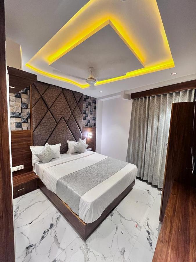 Hotel Palak Villa Ahmedabad Bagian luar foto